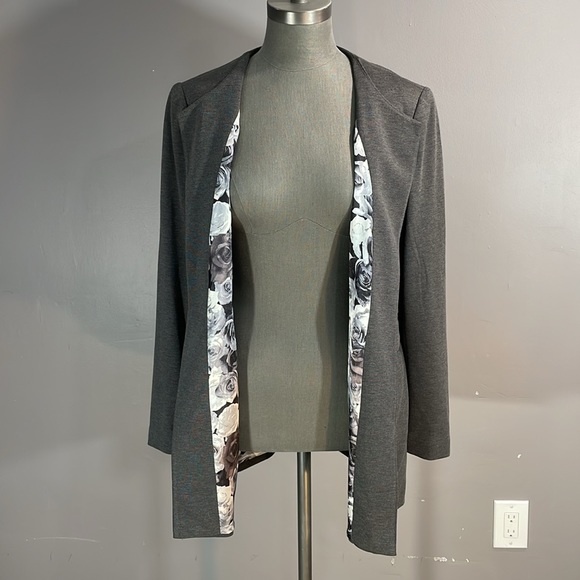Dalia size large grey blazer NWT classic capsule piece great for workwear - Picture 9 of 17